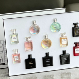 Chanel 12‑piece perfume sample set