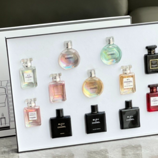 Chanel 12‑piece perfume sample set